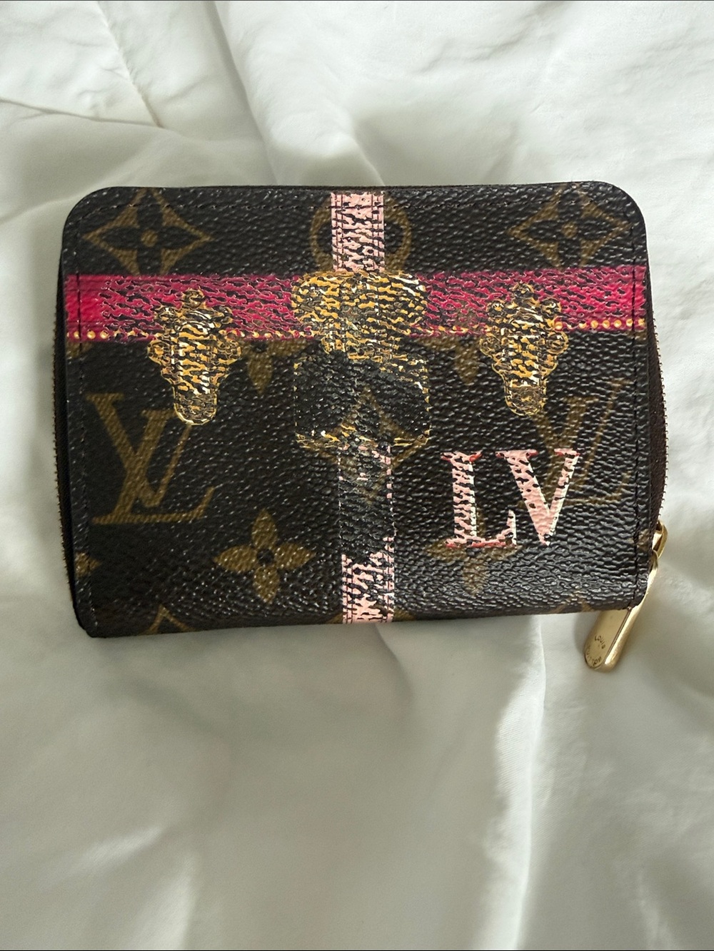 A steal for someone interested in painting or restoring a zippy coin purse! 💕 - Picture 11 of 12